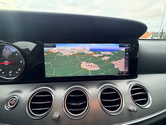Mercedes-Benz E 220 d 9 of 21