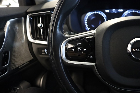 Volvo V90 Cross Country 7 of 21