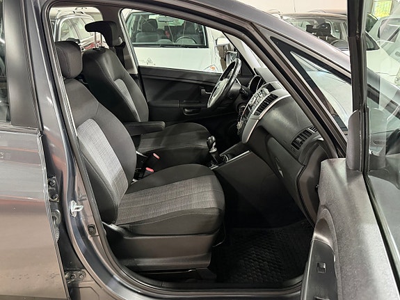 Kia Venga 7 of 16