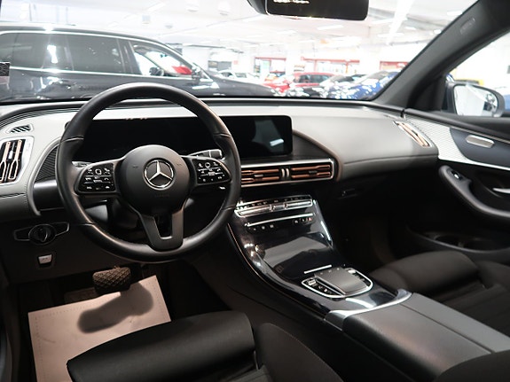 Mercedes-Benz EQC400 17 of 30