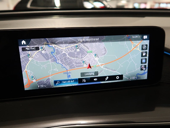 Mercedes-Benz EQC400 26 of 30