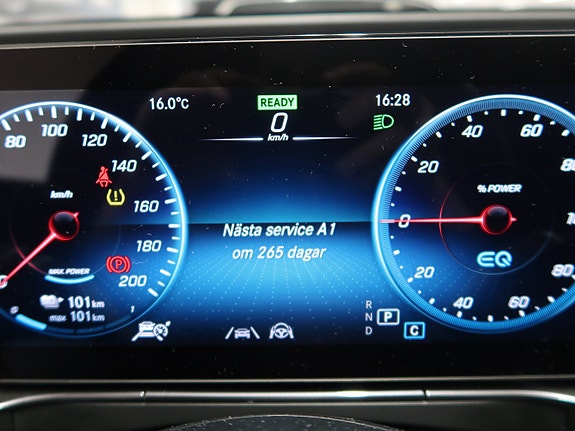 Mercedes-Benz EQC400 24 of 30
