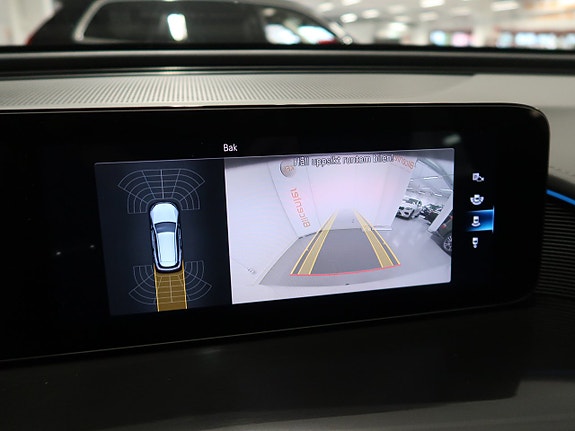 Mercedes-Benz EQC400 25 of 30