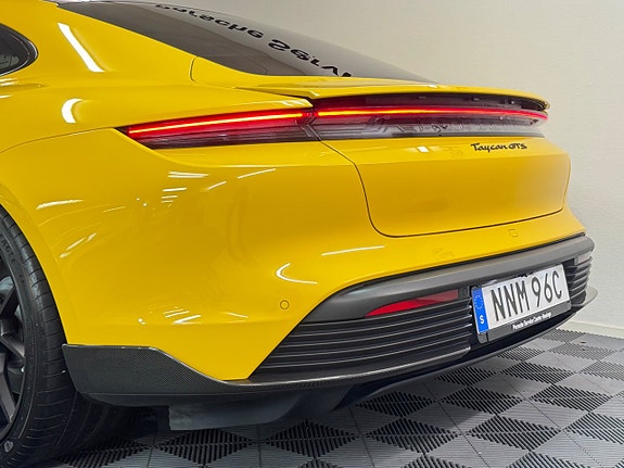 Porsche Taycan GTS 16 of 23