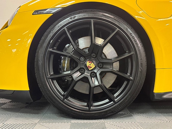 Porsche Taycan GTS 20 of 23