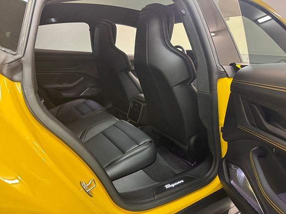 Porsche Taycan GTS 14 of 23