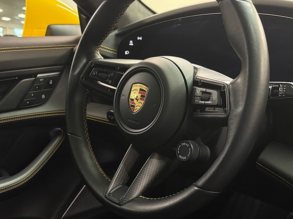 Porsche Taycan GTS 11 of 23