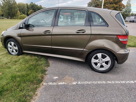 Mercedes-Benz B170 9 of 21