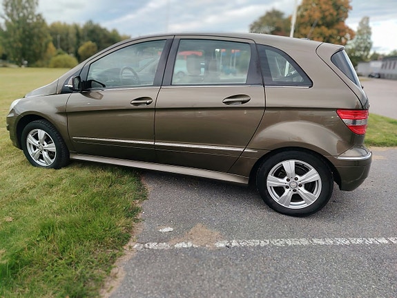 Mercedes-Benz B170 11 of 21