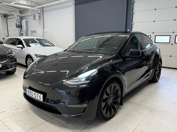 Tesla Model Y 2 of 23