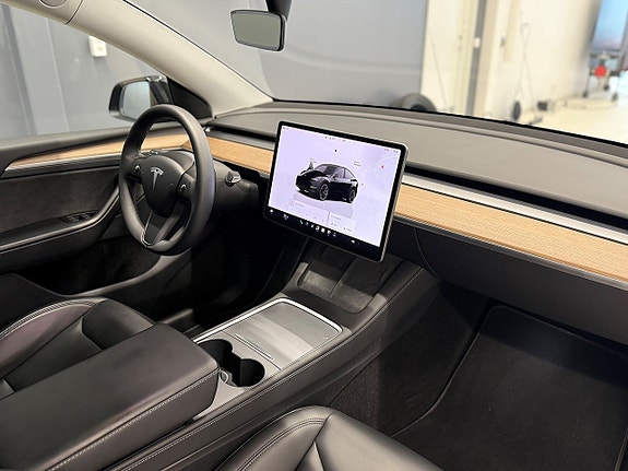 Tesla Model Y 23 of 23