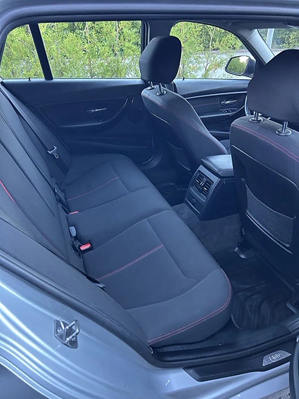 BMW 318d 11 of 13