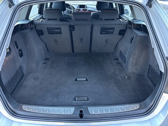 BMW 318d 12 of 13