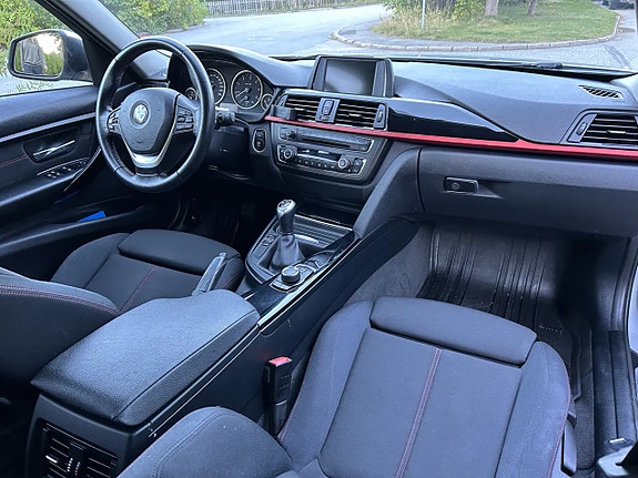 BMW 318d 8 of 13