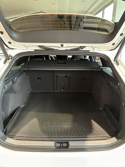Volkswagen Passat 15 of 16