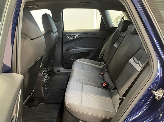 Audi Q4 e-tron 12 of 21