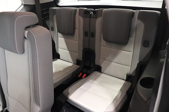Volkswagen Touran 9 of 11