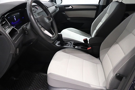 Volkswagen Touran 7 of 11