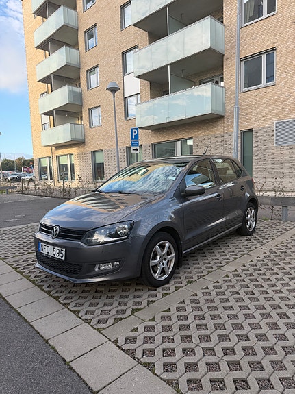 Volkswagen Polo 2 of 8