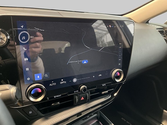 Lexus NX450h+ 11 of 23