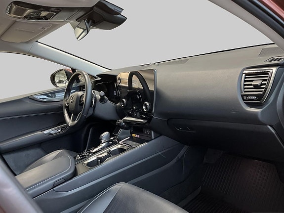 Lexus NX450h+ 22 of 23