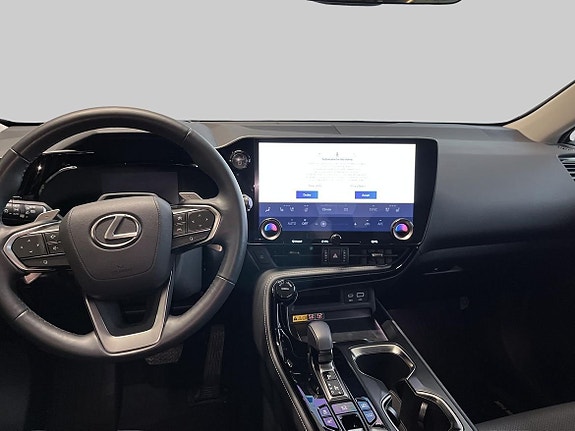 Lexus NX450h+ 13 of 23