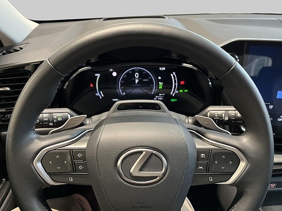 Lexus NX450h+ 9 of 23