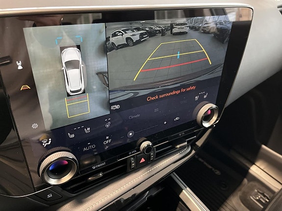 Lexus NX450h+ 16 of 23