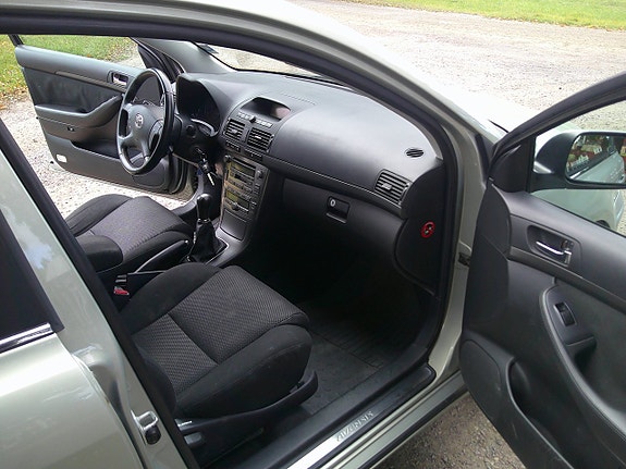 Toyota Avensis 14 of 14
