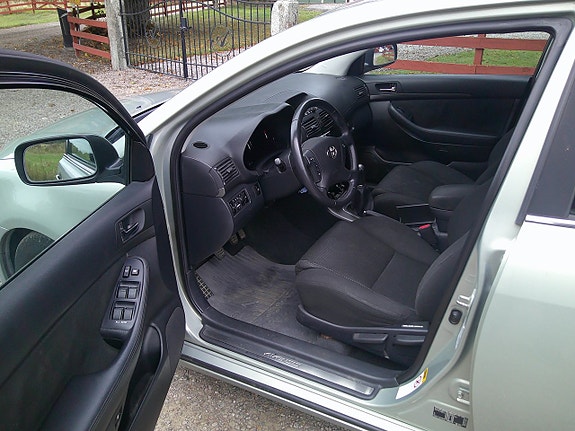 Toyota Avensis 11 of 14