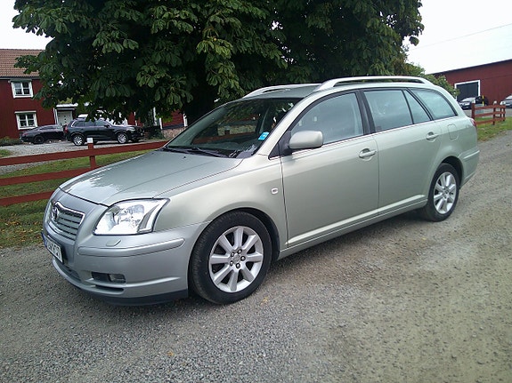 Toyota Avensis 3 of 14