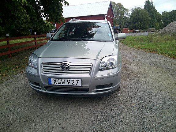Toyota Avensis 4 of 14