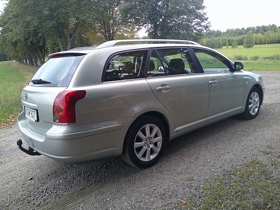Toyota Avensis 6 of 14