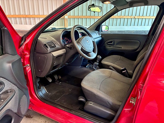 Renault Clio 7 of 10