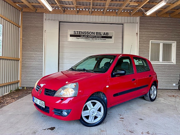 Renault Clio 2 of 10