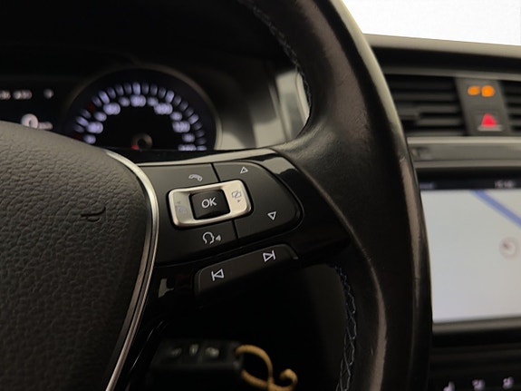Volkswagen e-Golf VII 17 of 30