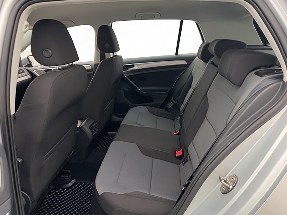 Volkswagen e-Golf VII 25 of 30