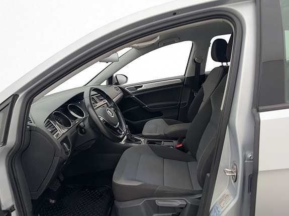 Volkswagen e-Golf VII 12 of 30