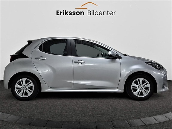 Toyota Yaris 8 of 25