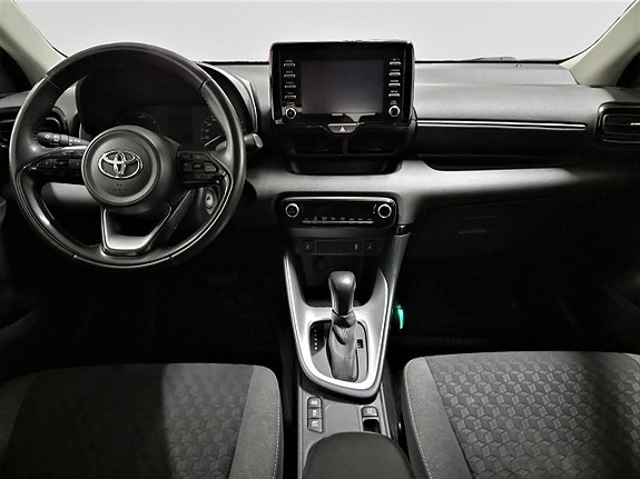 Toyota Yaris 11 of 25