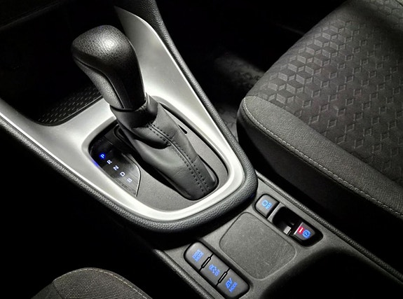 Toyota Yaris 17 of 25