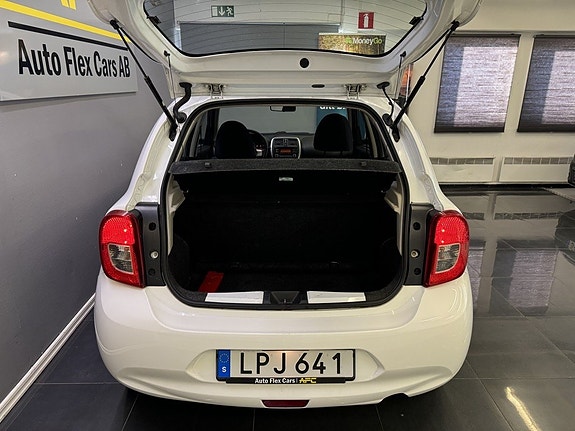 Nissan Micra 7 of 18