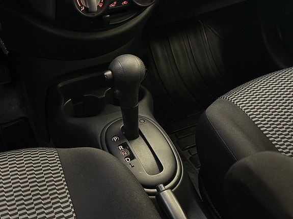 Nissan Micra 9 of 18