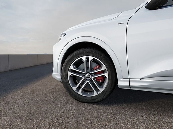 Audi Q5 4 of 9