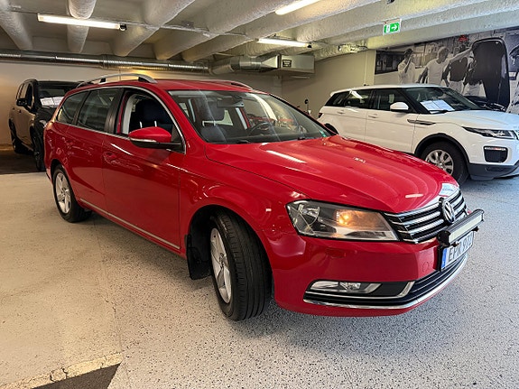 Volkswagen Passat 2 of 23