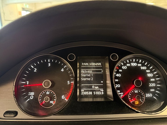 Volkswagen Passat 20 of 23