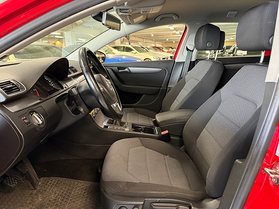 Volkswagen Passat 9 of 23