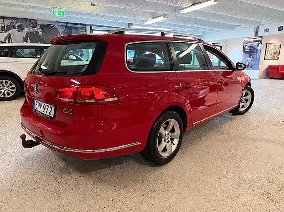 Volkswagen Passat 3 of 23