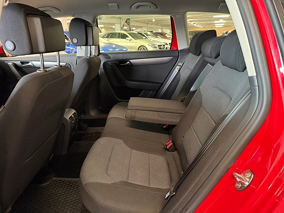Volkswagen Passat 11 of 23