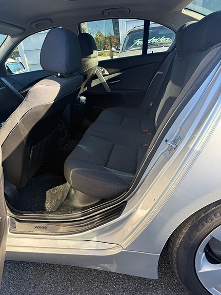 BMW 520i 7 of 8
